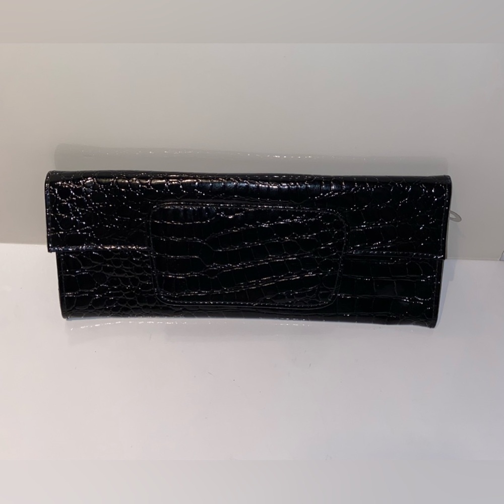 Women’s SOHO black crocodile pattern faux leather clutch‎